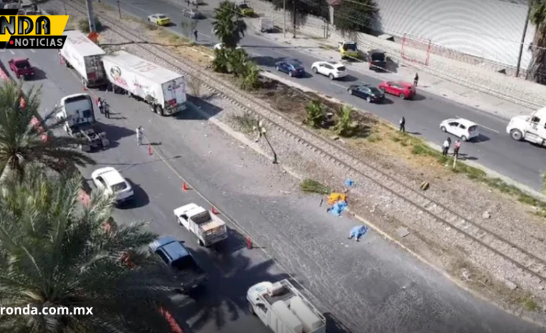  Choque de tráiler contra tren deja dos muertos