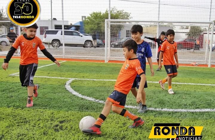 Inaugura Félix Arratia cancha con una inversión de 2.5 mdp en la colonia Las Lomas