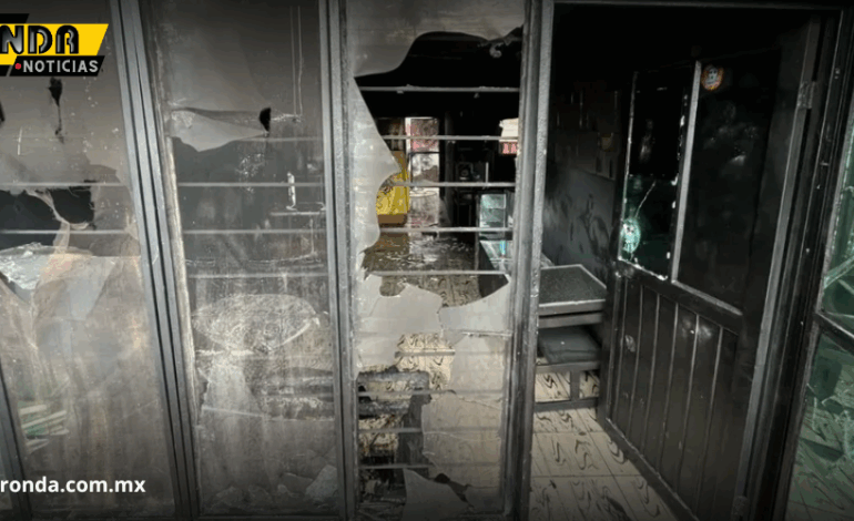  Se incendia casa en colonia Residencial Roble en San Nicolás; pareja resulta intoxicada