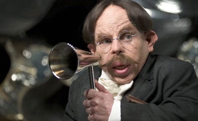  Warwick Davis repetirá su papel en la serie de Harry Potter