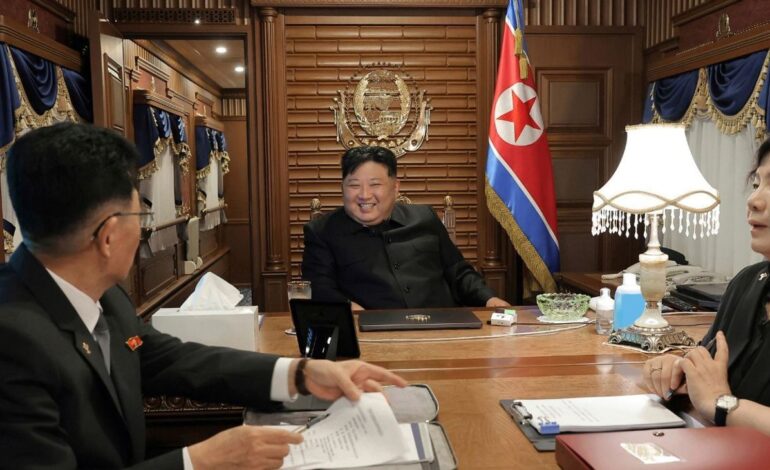  Llega Kim Jong Un a China para desfile militar con Putin