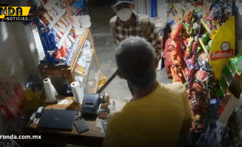  Asaltan a machetazos a adulto mayor en su tienda de abarrotes