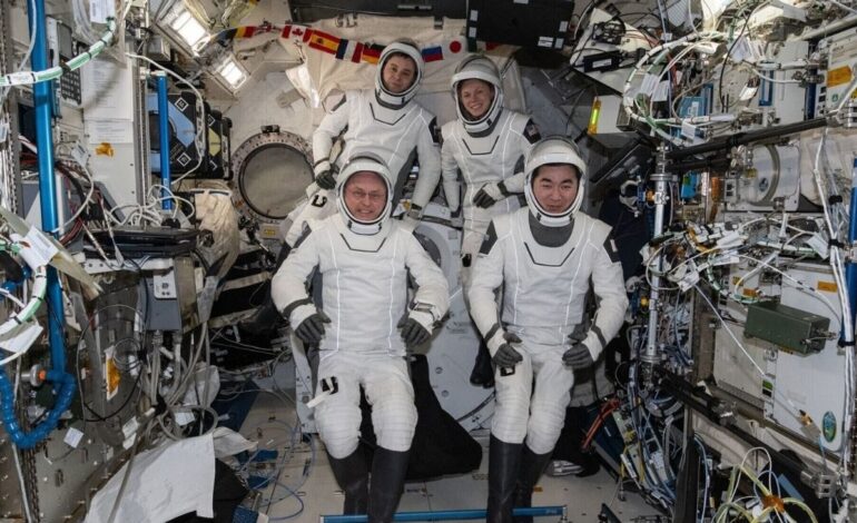  Astronautas regresan a la Tierra en evacuación médica de la NASA