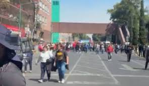 Evacúan instalaciones del Poder Judicial de la Ciudad de México.