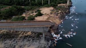 🚨😱 Impactante: captan desde cabina de camión el derrumbe de un puente en Brasil; hay 14 muertos 💥