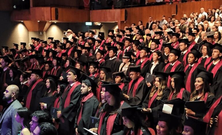 Se gradúan profesionistas del Instituto Tecnológico de Nuevo León