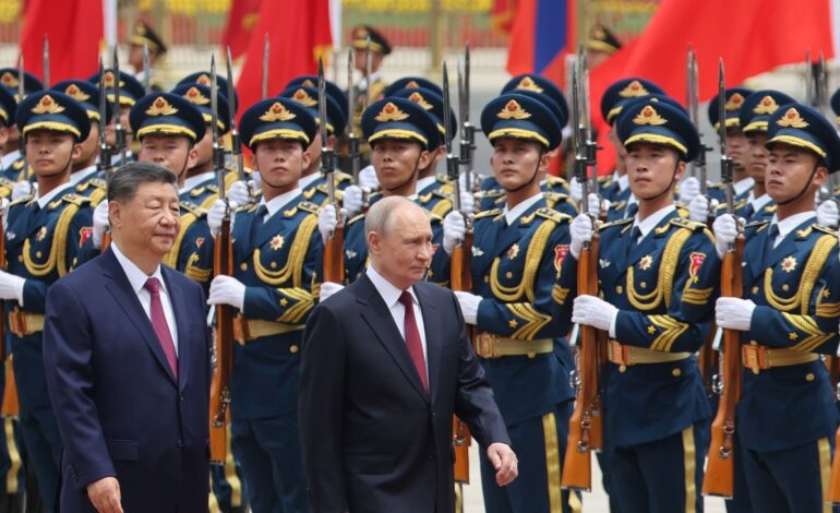  Xi Jinping recibe a Putin en el Palacio del Pueblo de Pekín