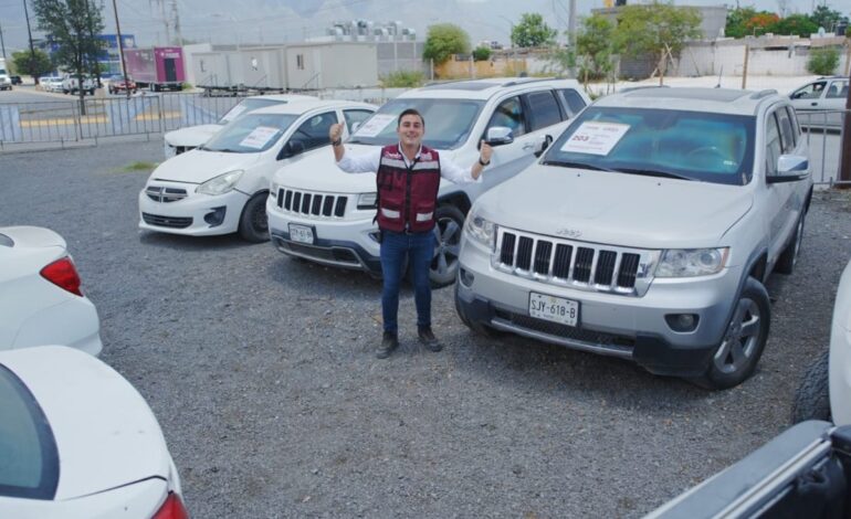 Inicia Manuel Guerra subasta de vehículos oficiales en García