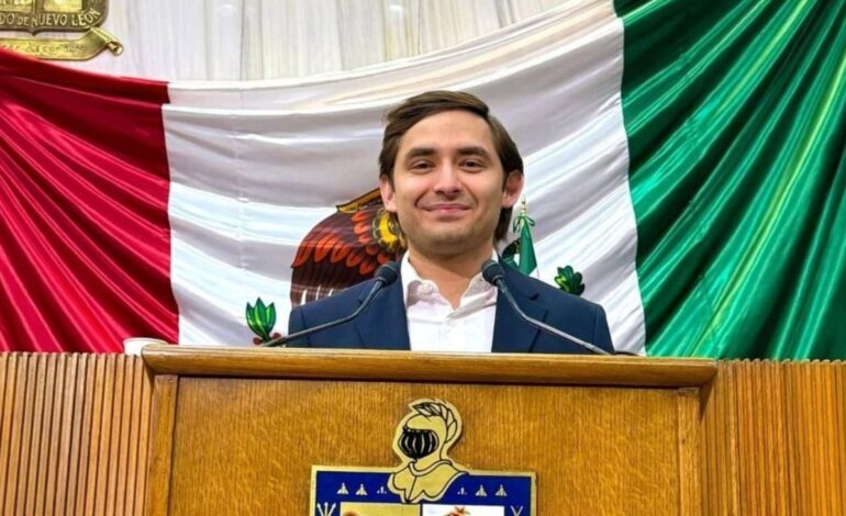 Rodrigo Montemayor busca guía de Morena para votar en Congreso