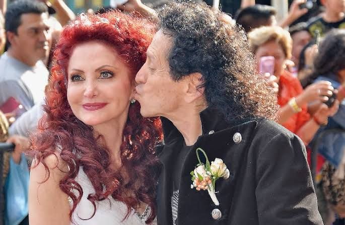  Alex y Chela Lora renuevan sus votos tras 46 años juntos