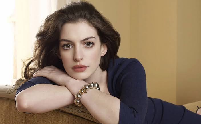 Anne Hathaway adelanta avance de ‘El diario de la princesa 3’