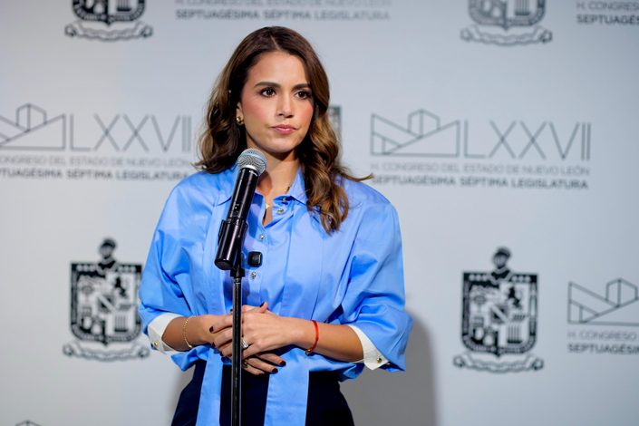  “PAGUEN LO QUE DEBEN Y NOMBREN TESORERO”: LORENA DE LA GARZA