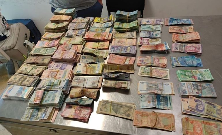  Incautan más de $1.7 millones en divisas en aeropuerto de Cancún