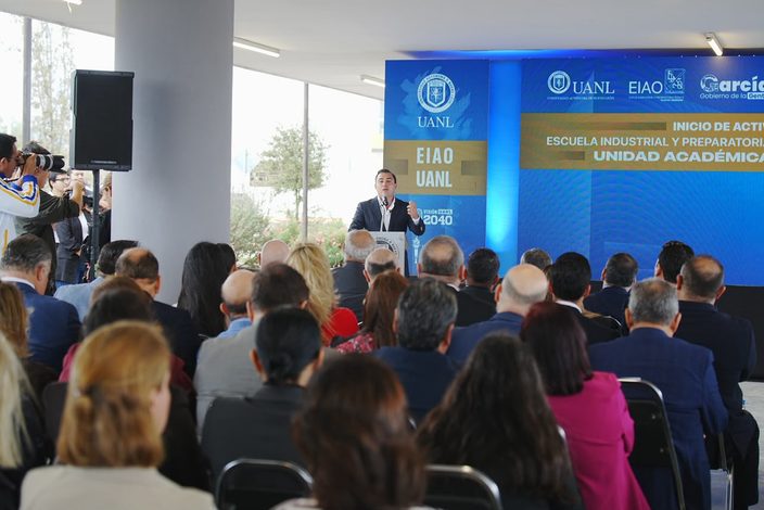  Gobierno de García y Autónoma de Nuevo León entregan nueva unidad académica en av. Linconln.