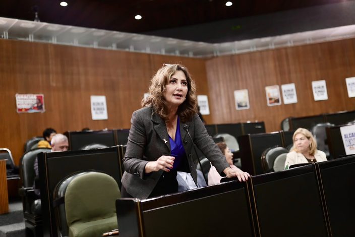  Propone Gabriela Govea iluminar de rosa el Congreso por Cáncer de Mama