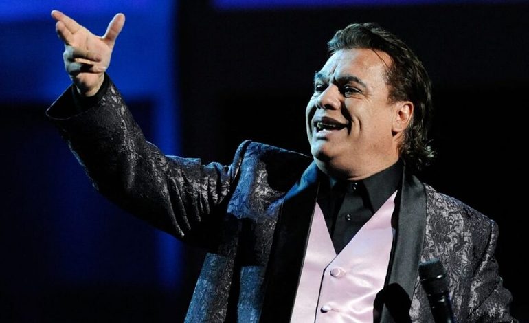  Ponen a la venta antigua mansión de Juan Gabriel en Florida por casi 39 millones de dólares