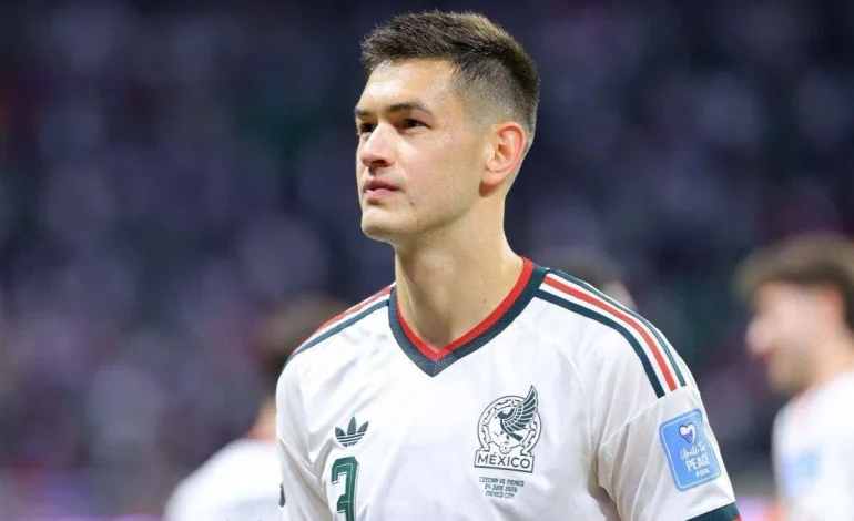  César Montes sale ileso tras incidente con drones durante viaje del Lokomotiv en Rusia